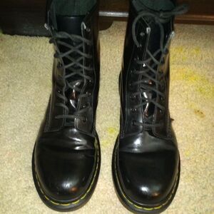 Dr. Martin's Women's Boots sz.9